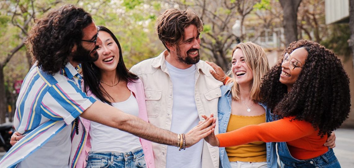 How to Build Healthy Relationships in a Distracted World